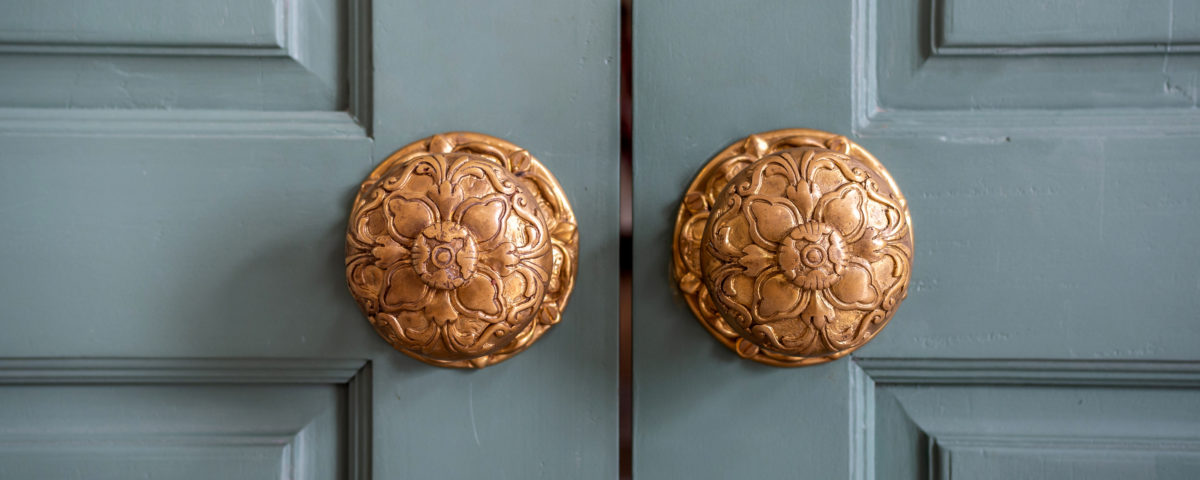 Jak pomalować drzwi drewniane - Malowanie drzwi drewnianych krok po kroku