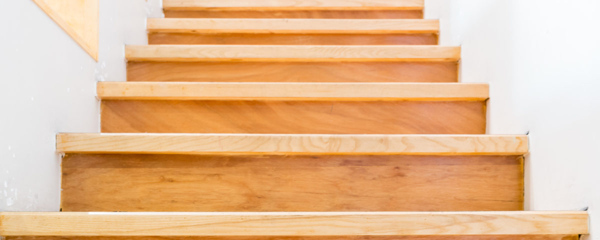 Jak odnowić drewniane schody
